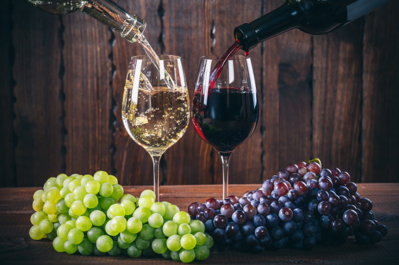 Rượu vang đỏ và vang trắng có gì khác nhau?